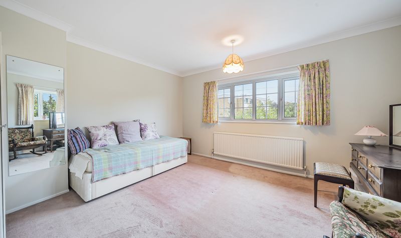 Avenue Road, Epsom, KT18