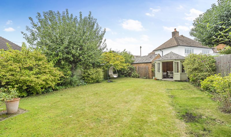 Avenue Road, Epsom, KT18