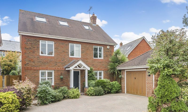 Mckenzie Way, Epsom, KT19