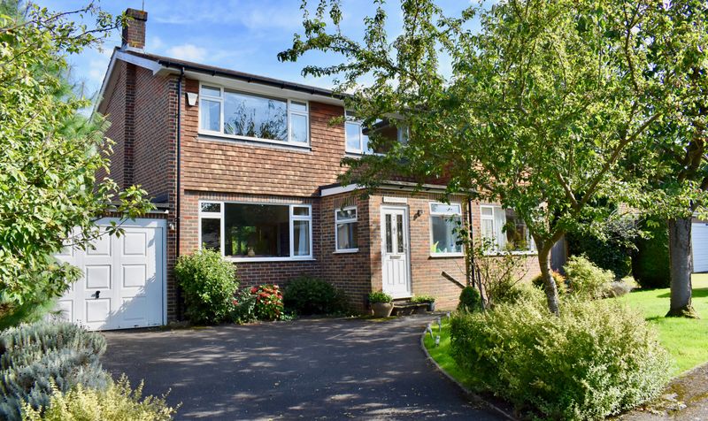 Paddocks Close, Ashtead, KT21