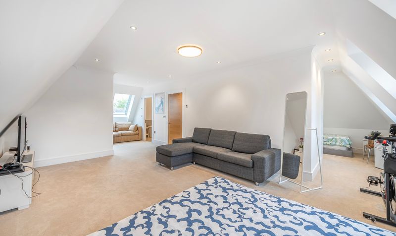 Pine Lodge Way, Epsom, KT19