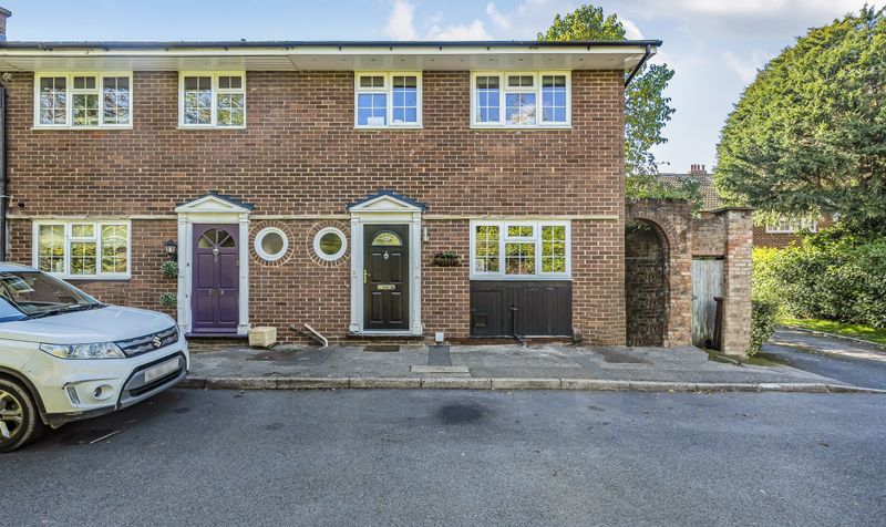 Hylands Mews, Epsom, KT18