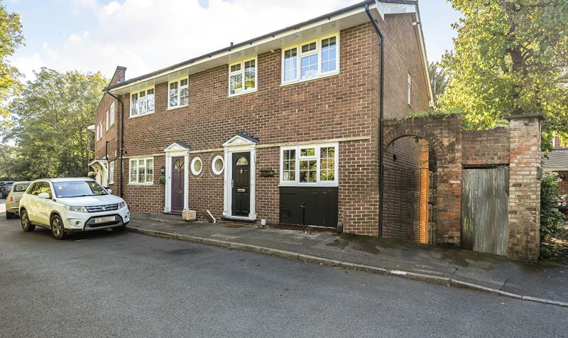 Hylands Mews, Epsom, KT18