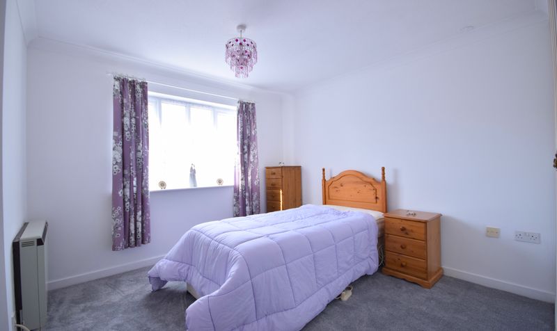 Oakmead Green, Epsom, KT18