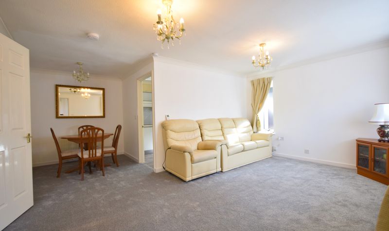 Oakmead Green, Epsom, KT18