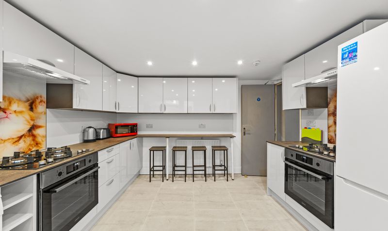28._22ManorDrive-45