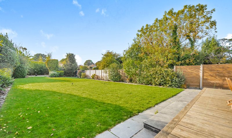 West Farm Close, Ashtead, KT21