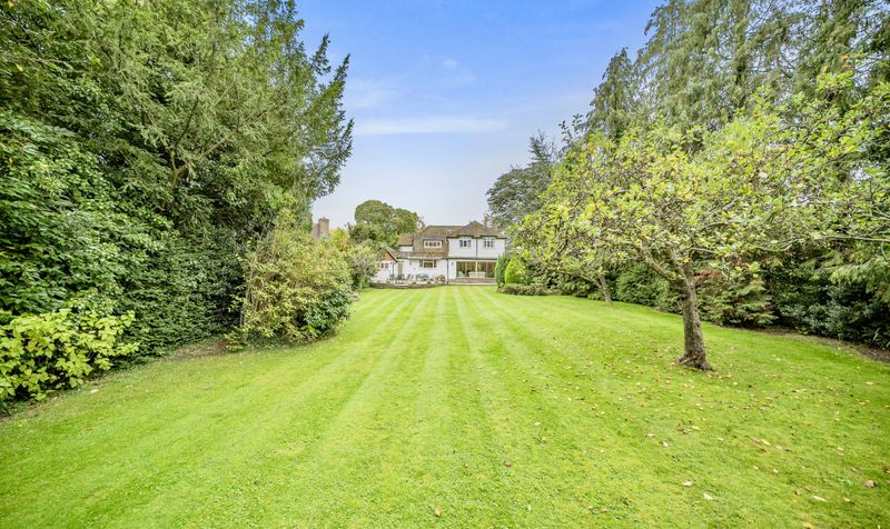 Rookery Hill, Ashtead, KT21