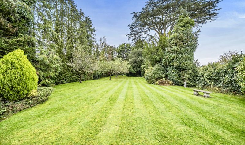 Rookery Hill, Ashtead, KT21