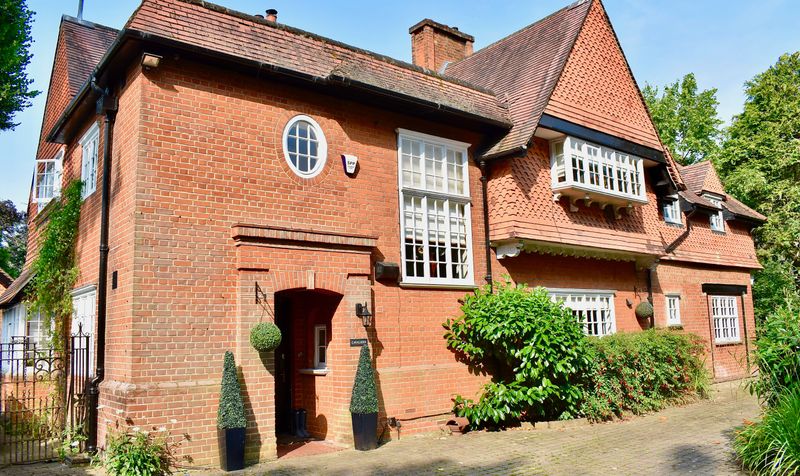 Woodfield Lane, Ashtead, KT21