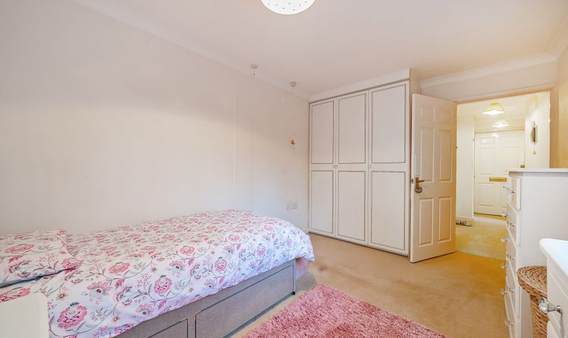 Oakmead Green, Epsom, KT18