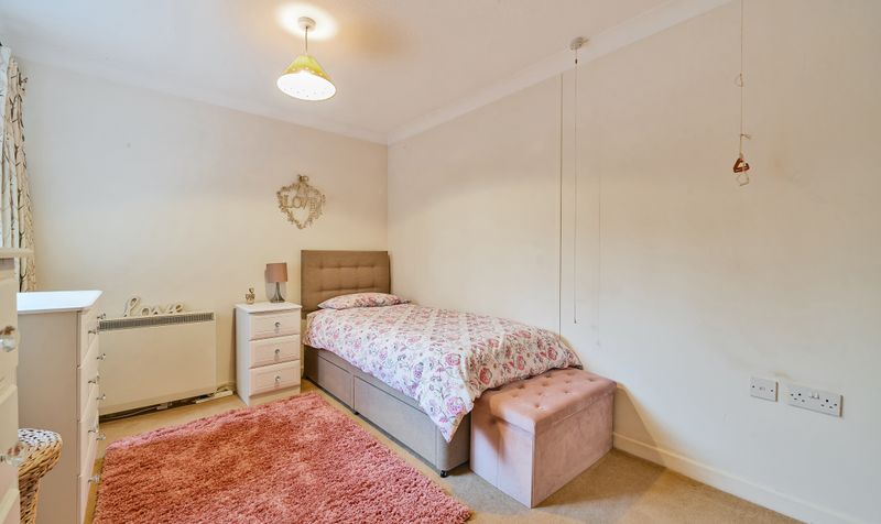 Oakmead Green, Epsom, KT18