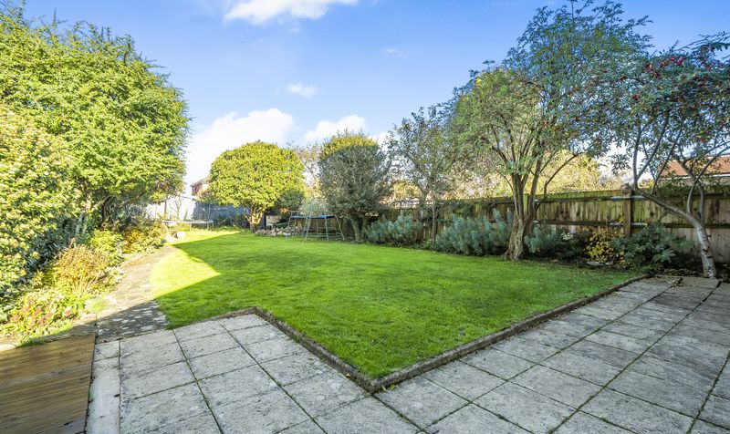 Chaffers Mead, Ashtead, KT21