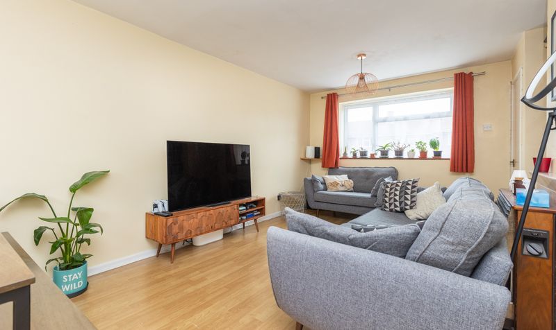 3 Bedroom House For Sale &ndash; Wigram Way, Stevenage, SG2 2