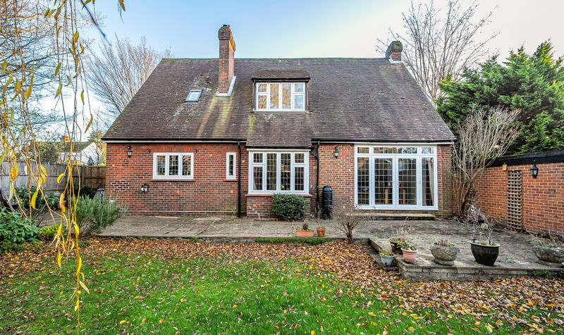 West Farm Avenue, Ashtead, KT21