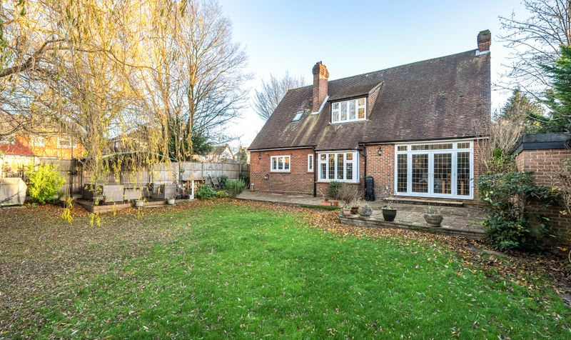 West Farm Avenue, Ashtead, KT21