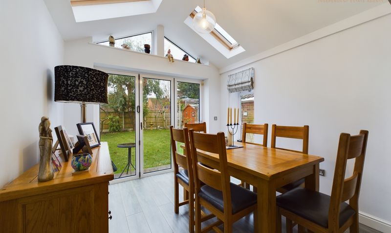 Pear Tree Way, Newton, CH2