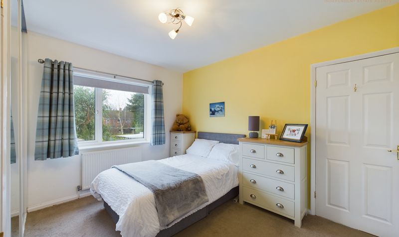 Pear Tree Way, Newton, CH2