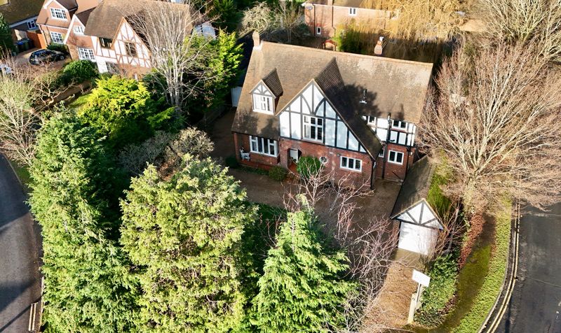 West Farm Avenue, Ashtead, KT21