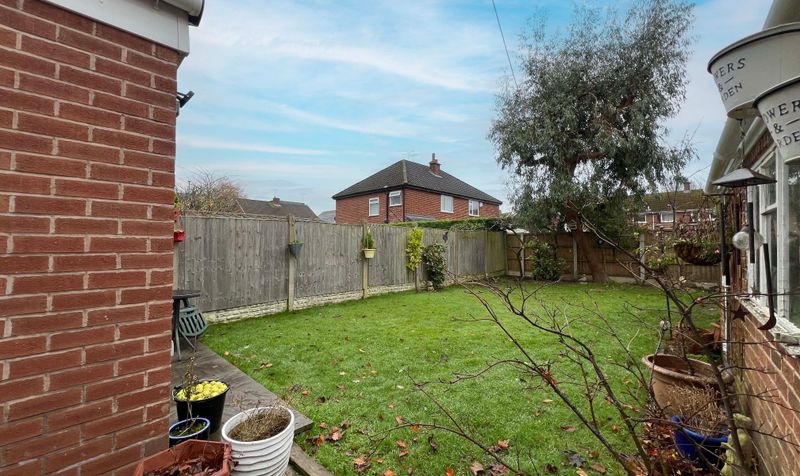 Pear Tree Way, Newton, CH2