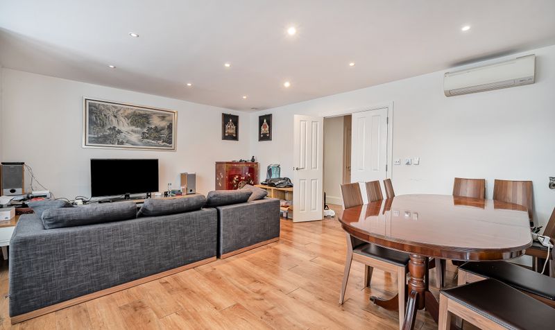 Parkview Way, Epsom, KT19