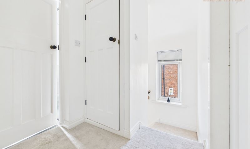 Acres Lane, Upton, CH2