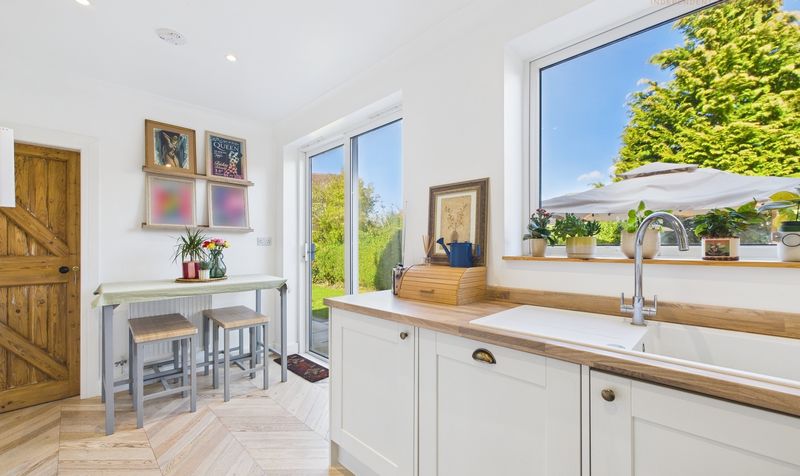 Acres Lane, Upton, CH2
