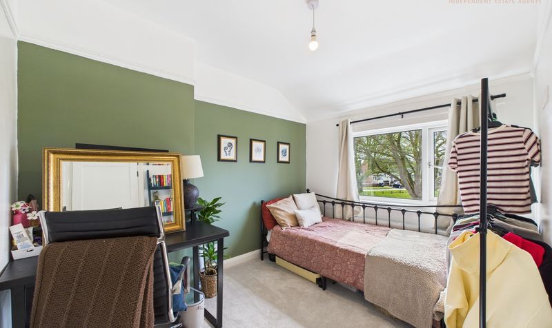 Acres Lane, Upton, CH2