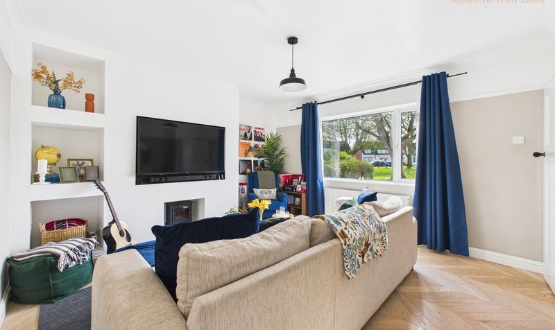 Acres Lane, Upton, CH2