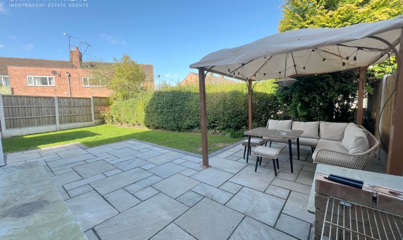 Acres Lane, Upton, CH2
