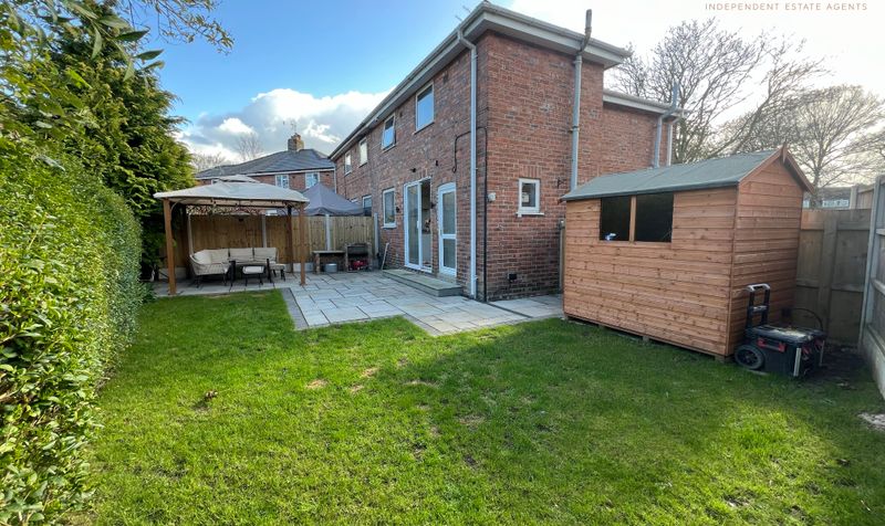Acres Lane, Upton, CH2