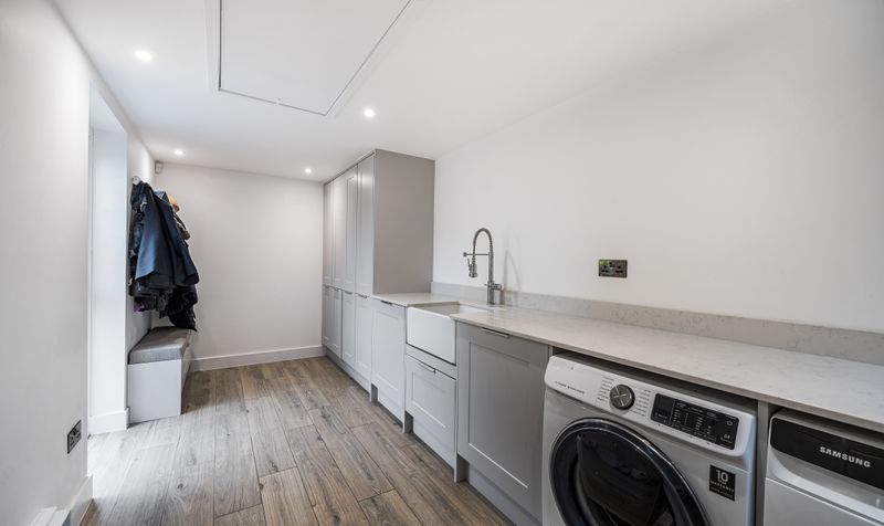 Beauclare Close, Leatherhead, KT22