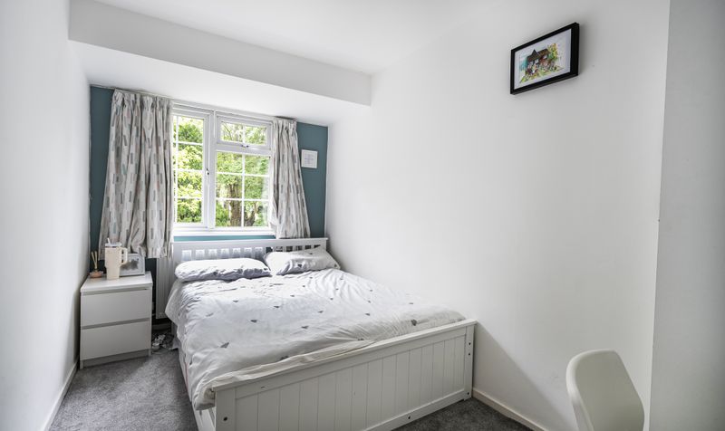 Beauclare Close, Leatherhead, KT22
