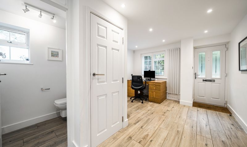 Beauclare Close, Leatherhead, KT22