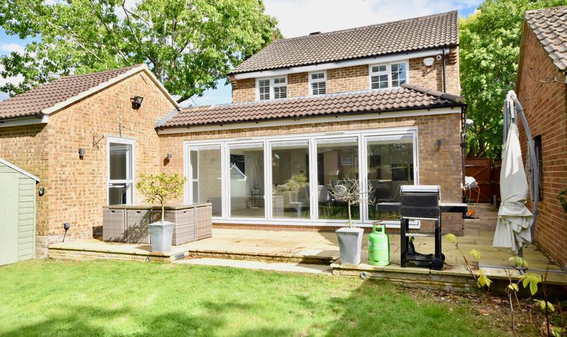 Beauclare Close, Leatherhead, KT22