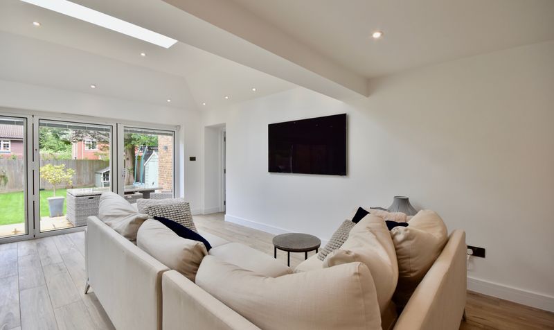 Beauclare Close, Leatherhead, KT22
