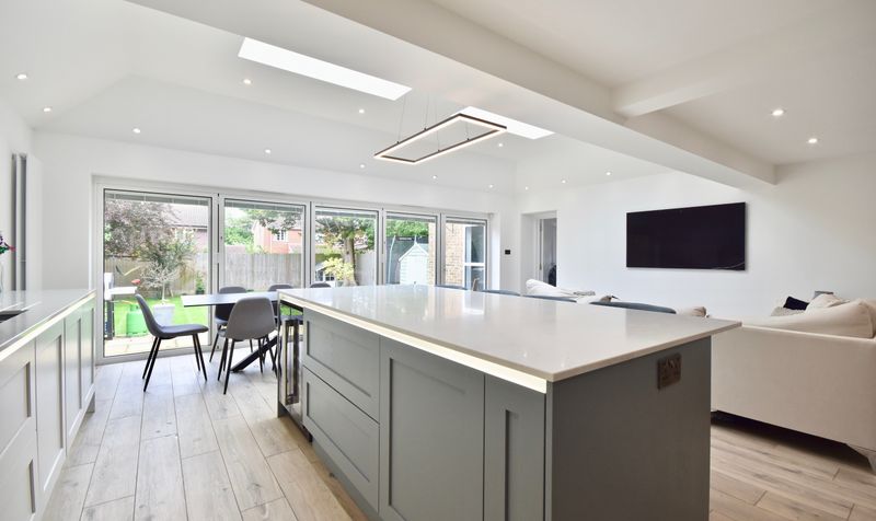 Beauclare Close, Leatherhead, KT22