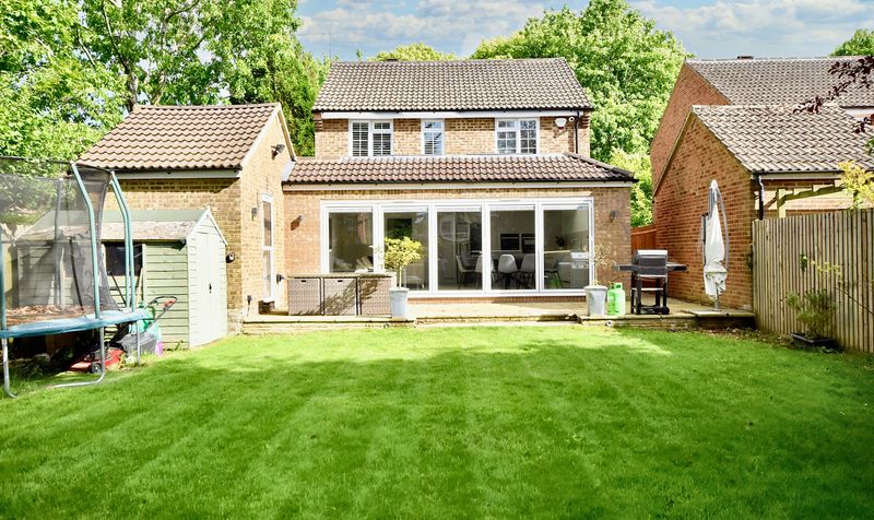 Beauclare Close, Leatherhead, KT22