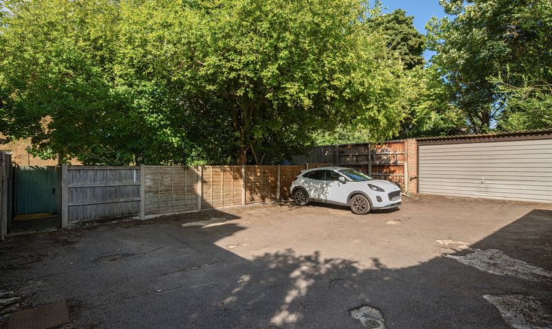 Worple Road, Epsom, KT18
