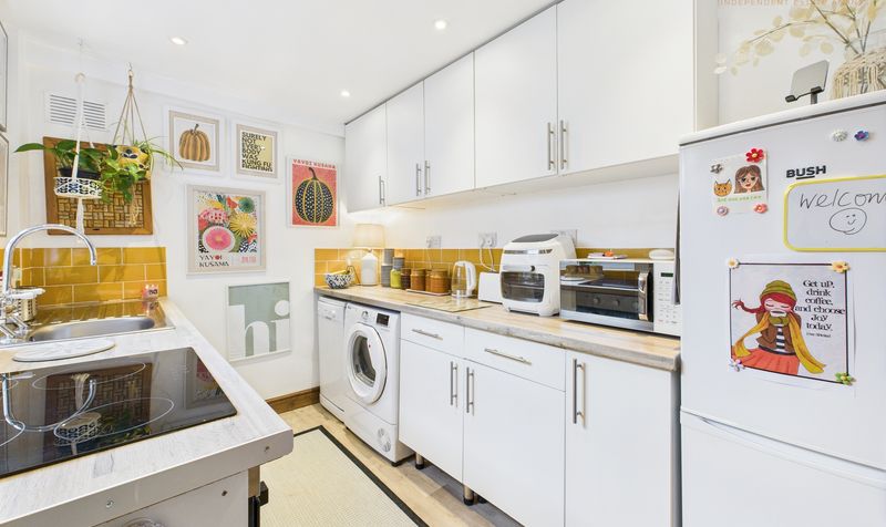 Heath Road, Upton, CH2