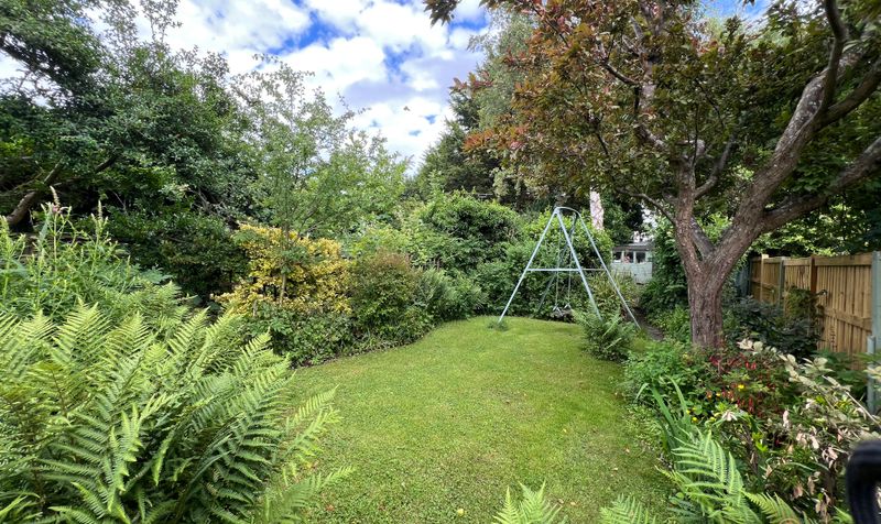 Heath Road, Upton, CH2