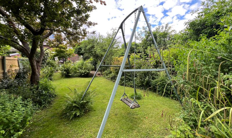 Heath Road, Upton, CH2