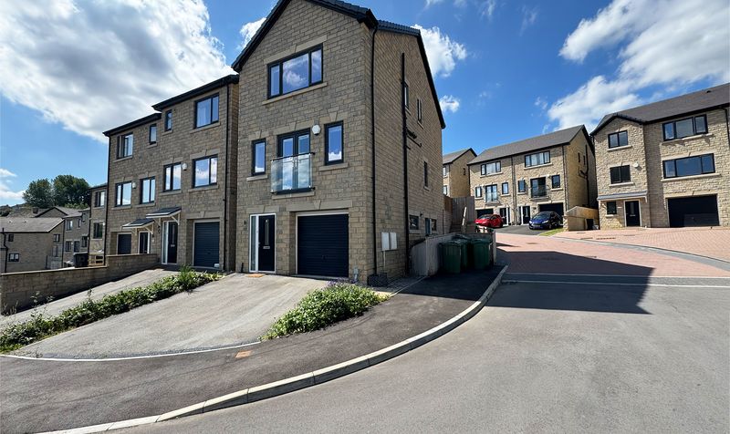 Rosemeade Court, Huddersfield, HD5