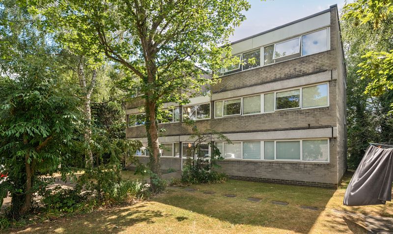 Chessington Road, Epsom, KT17