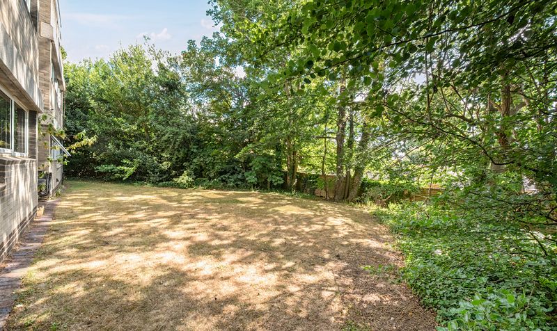 Chessington Road, Epsom, KT17