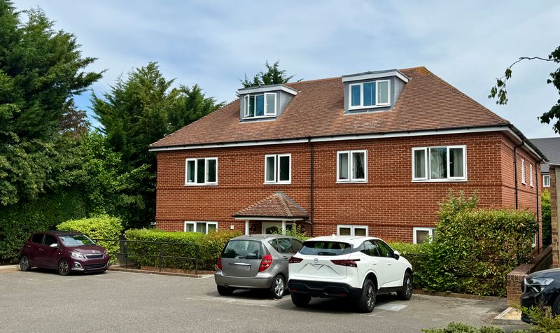 Vernon Close, Servalan Court, KT19