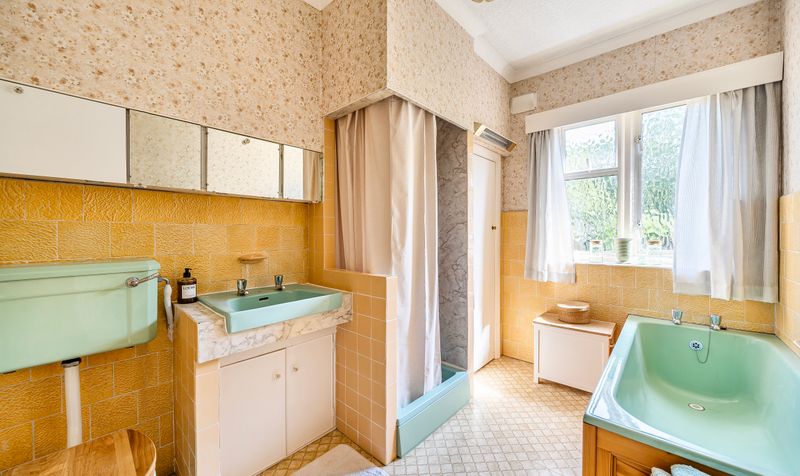 Newton Wood Road, Ashtead, KT21