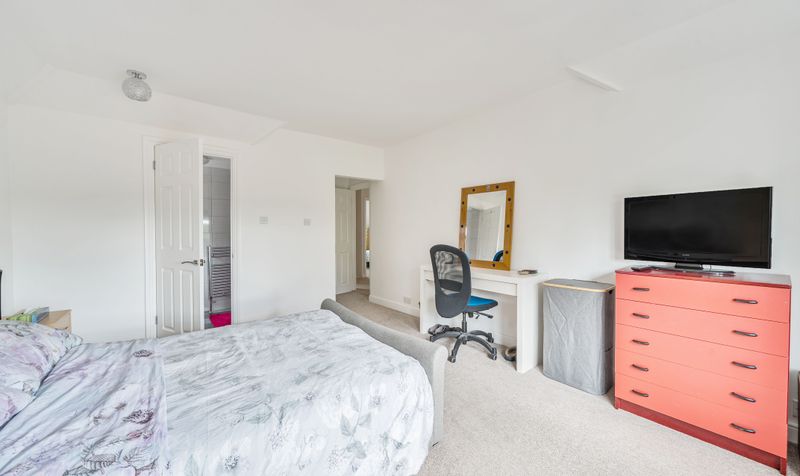 Copse Edge Avenue, Epsom, KT17