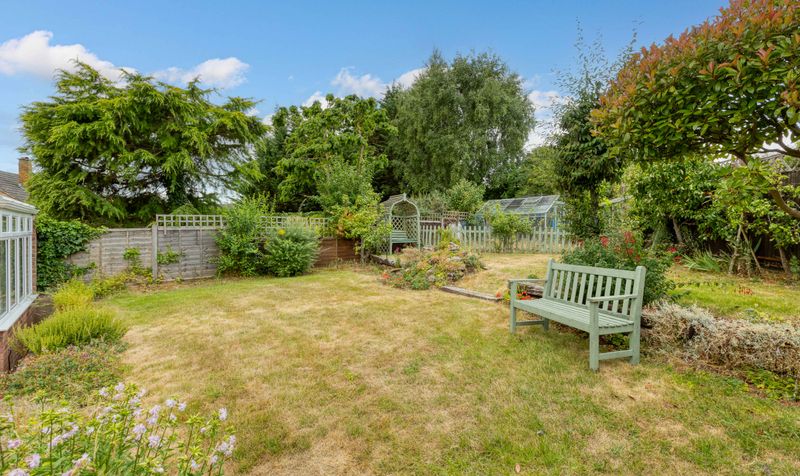 3 Bedroom Bungalow For Sale – Oakfield Avenue, Hitchin, SG4 2