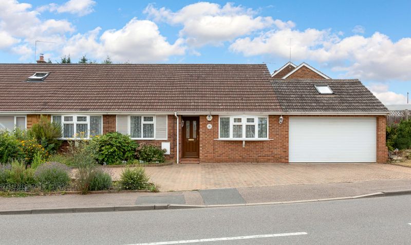 3 Bedroom Bungalow For Sale – Oakfield Avenue, Hitchin, SG4
